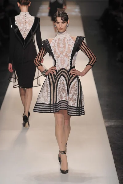 Look 3
